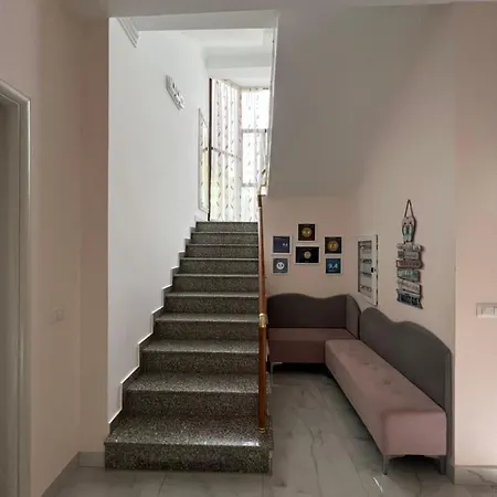 ゲストハウス Red Rose