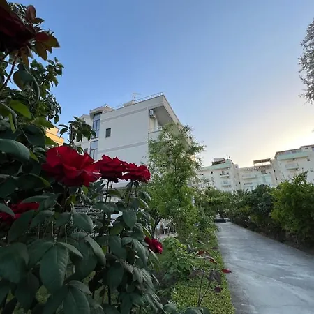 Red Rose Pensión 4*