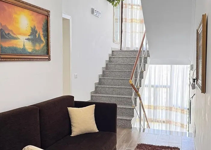 Red Rose 4* Golem (Tirana)