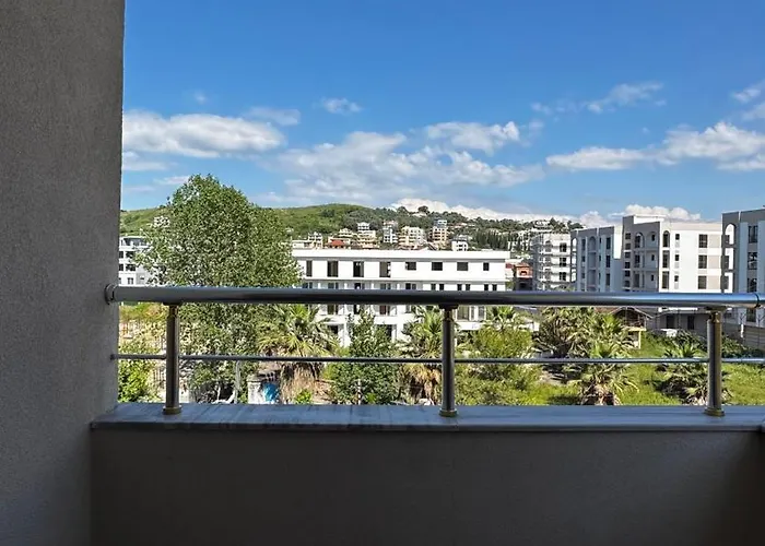 Guest house Red Rose Golem (Tirana)