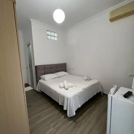 Red Rose Golem (Tirana)