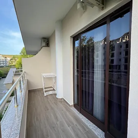 Red Rose 4* Golem (Tirana)