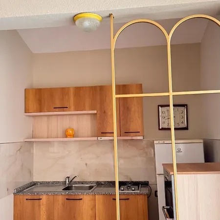 Red Rose Golem (Tirana)