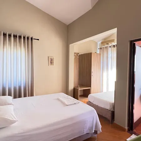 Red Rose Πανσιόν