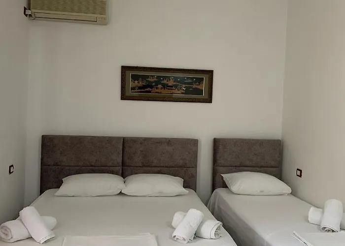 Red Rose Golem (Tirana)