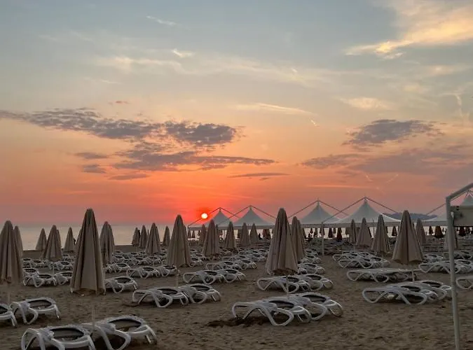 Red Rose Pensión Golem (Tirana)