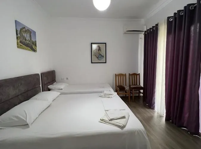 Red Rose 3* Golem (Tirana)