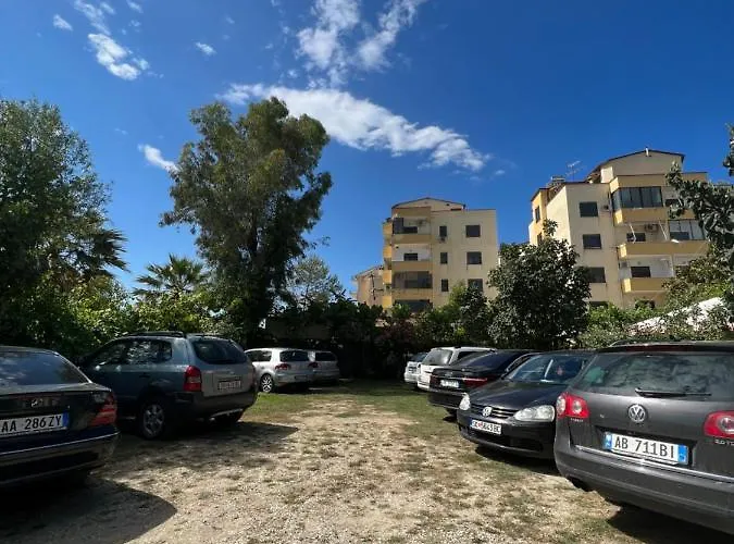 Pensión Red Rose Golem (Tirana)