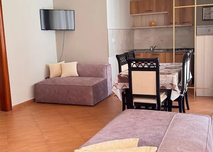 Pensión Red Rose Golem (Tirana)