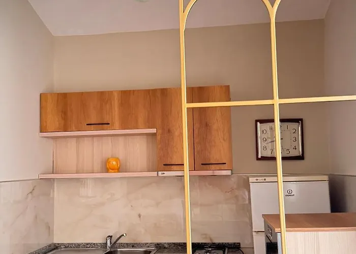 Red Rose Golem (Tirana)